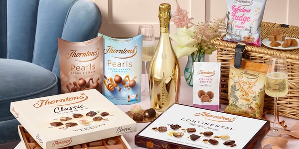 https://www.thorntons.com/medias/sys_master/images/hb4/he8/10904058658846/2024-hampers-sharing-ayr-bill-large-2x/2024-hampers-sharing-ayr-bill-large-2x.jpg?resize=xs-s-s