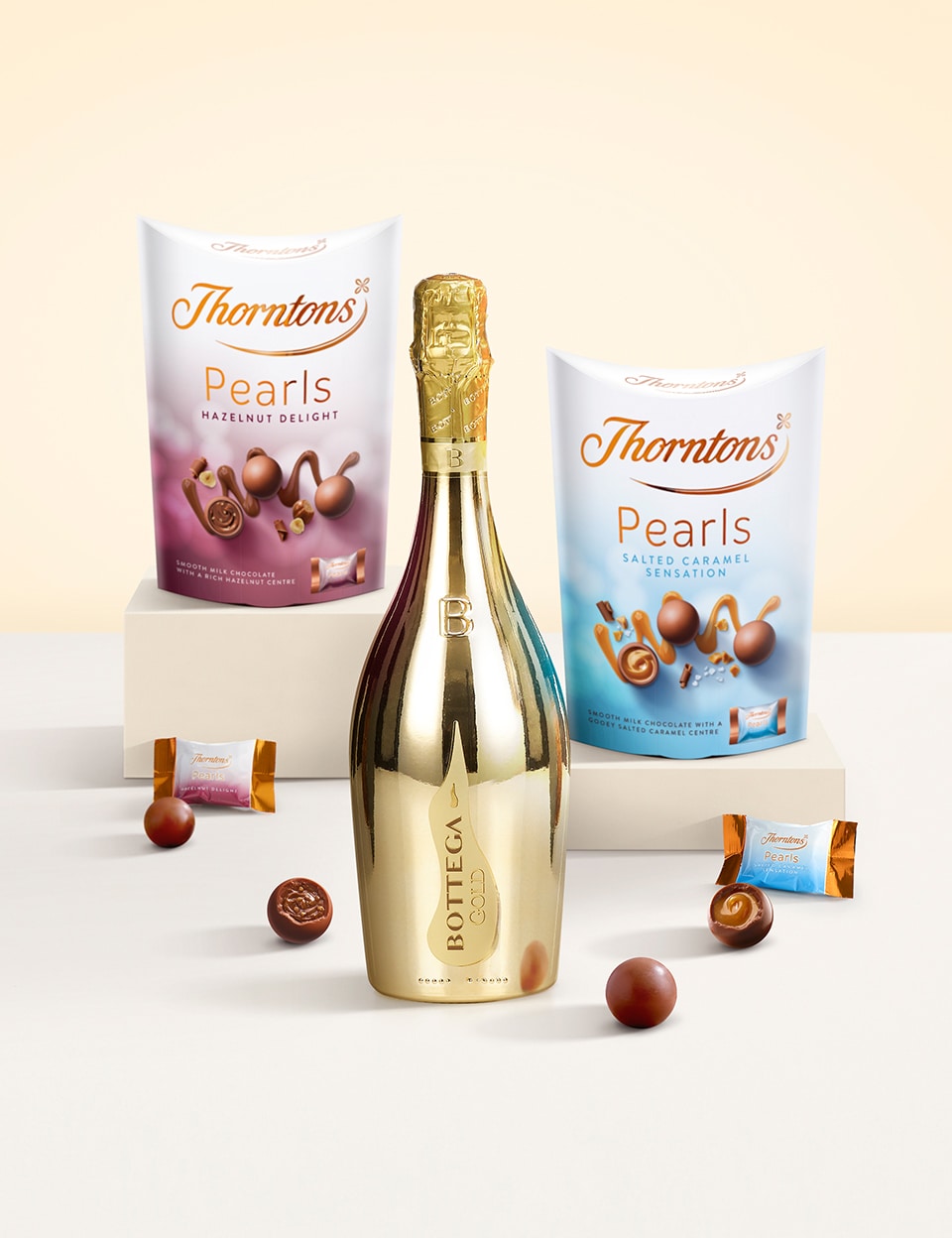Thorntons Pearls and Prosecco Hamper