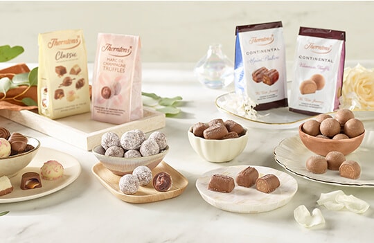 https://www.thorntons.com/medias/sys_master/root/h66/h42/9036940410910/2223-classic-conti-bags-land-small-0.5x/2223-classic-conti-bags-land-small-0.5x.jpg?resize=FerreroTabComponent